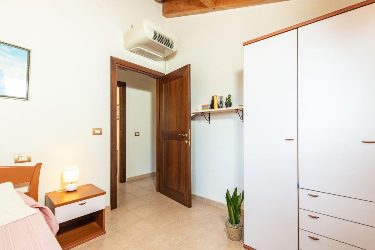 Апартаменты Casa Orfea Санта-Мария-Наварезе Экстерьер фото