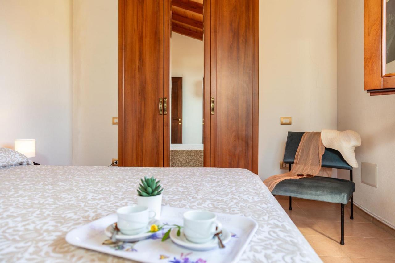 Апартаменты Casa Orfea Санта-Мария-Наварезе Экстерьер фото