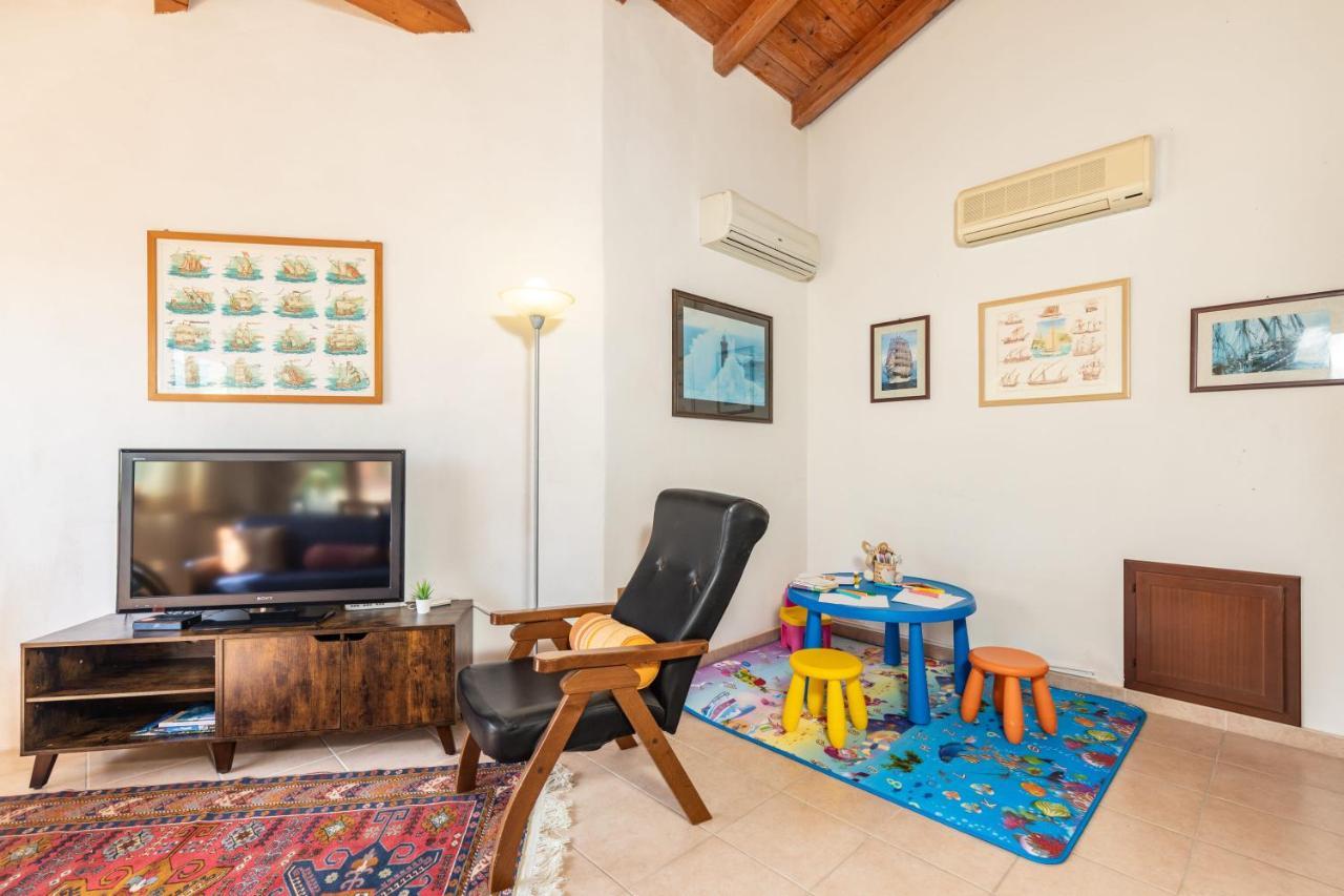 Апартаменты Casa Orfea Санта-Мария-Наварезе Экстерьер фото